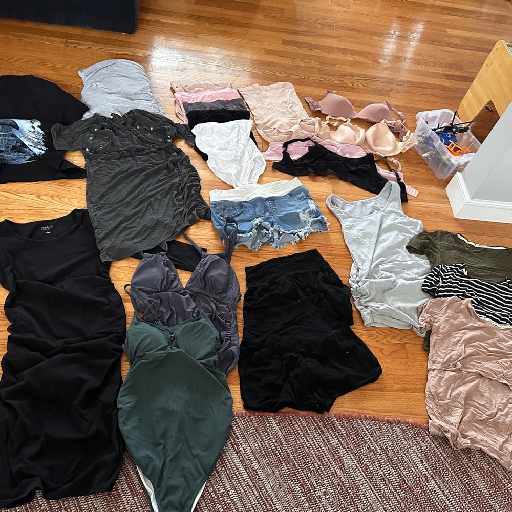 Best-Ever Maternity Bundle! $90 - image 1